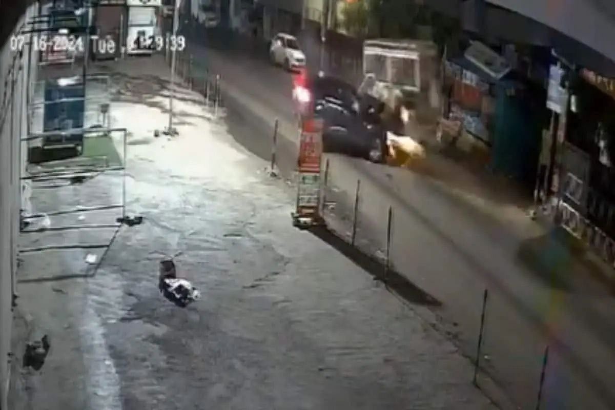 X/@Ashutos59663780 : Screengrab from the CCTV video |  